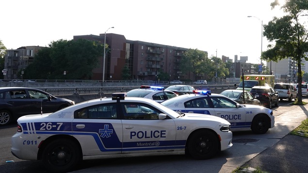Autopatrouilles du SPVM sur le boulevard Décarie à Montréal
