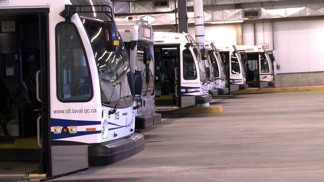 Des autobus de la Société de transport de Laval