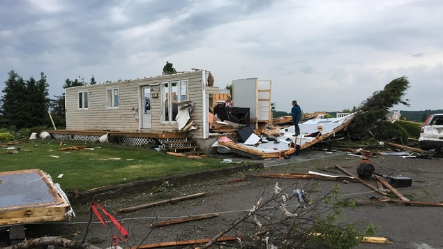 Une maison éventrée Une maison éventrée