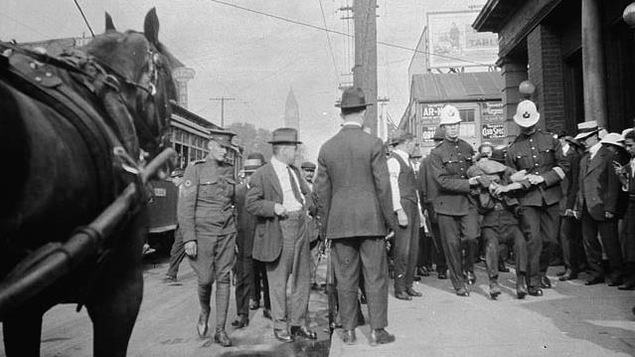 toronto-arrestation-alcool-1916.jpg