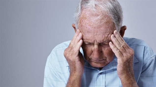Personne âgée, maladie d'Alzheimer Personne âgée, maladie d'Alzheimer