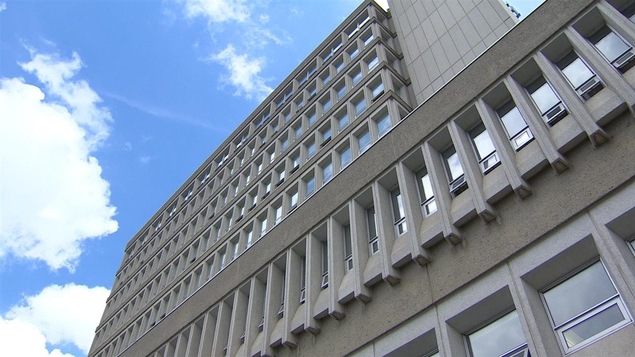 Facade de l'université Laurentienne à Sudbury