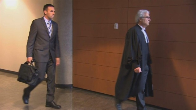 Kaven Deslauriers marche au palais de justice de Trois-Rivières. Kaven Deslauriers marche au palais de justice de Trois-Rivières.