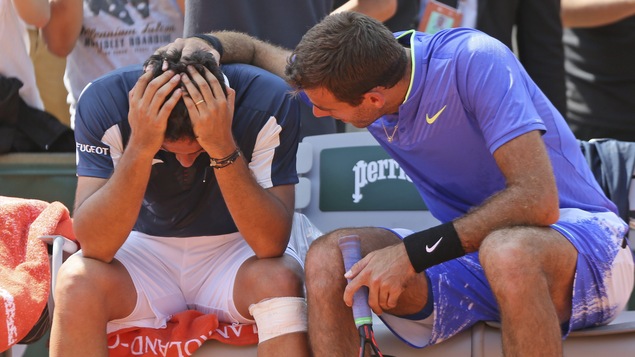 Del Potro réconforte Almagro en larmes — Roland-Garros