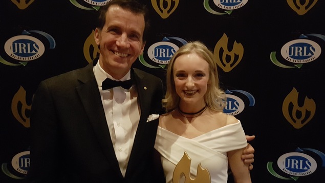 Camille Ruest, recevant son prix lors du 43e Gala Méritas du Bas-Saint-Laurent à Rimouski.