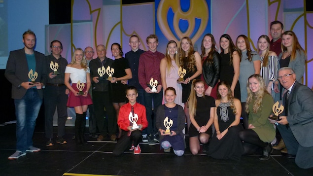 Gagnants des Méritas sportifs du Bas-Saint-Laurent lors de la soirée gala à Rimouski