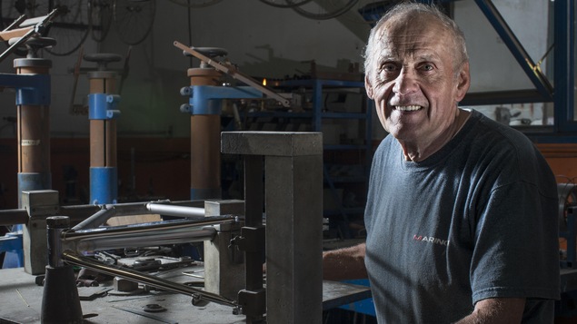 Giuseppe Marinoni dans son atelier