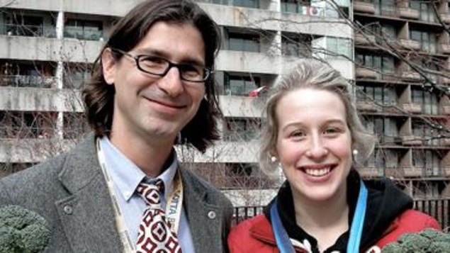 Jean-René Dufort et la patineuse de vitesse courte piste Marianne St-Gelais aux Jeux olympiques de Vancouver