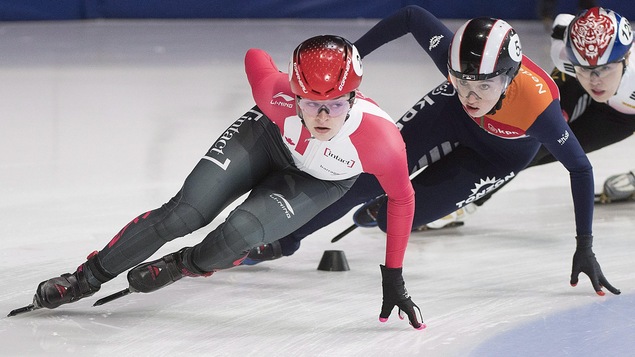 Kim Boutin devance Lara van Ruijven en demi-finale du 1500 m.