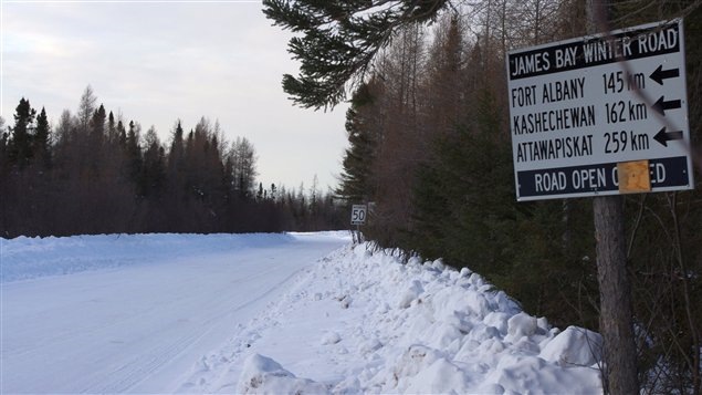 La route d'hiver reliant les communautés autochtones de la côte ouest de la baie James