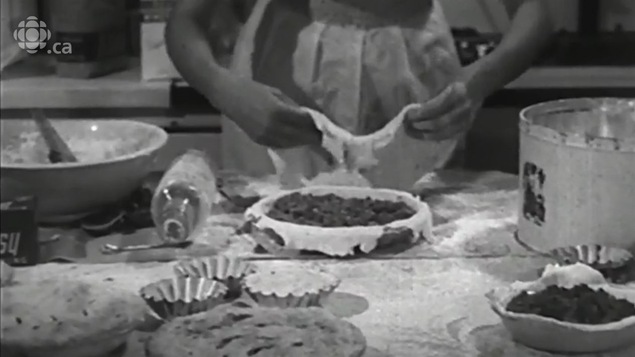 La famille Bouchard-Tremblay se réunit chaque année pour cuisiner des tourtières.