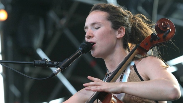 La chanteuse et violoncelliste Jorane