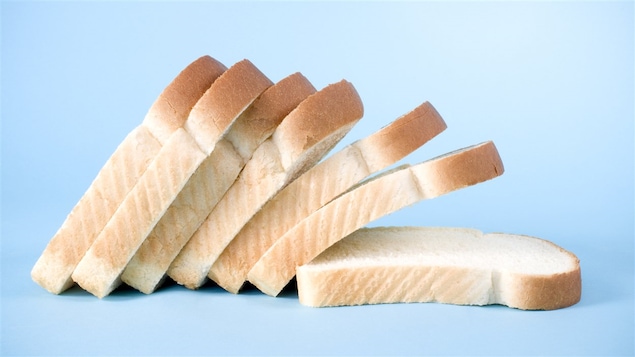 Le pain blanc, cuisiné à partir de farine transformée, domine les ventes.