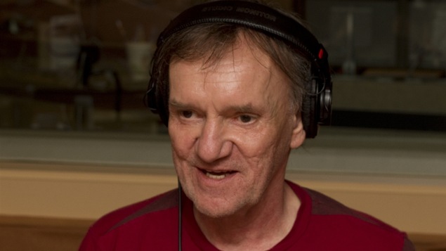 Dominique Lévesque, au studio 18 de Radio-Canada
