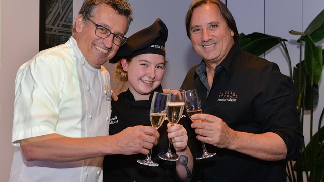 Anaïs Flébus en compagnie des juges Normand Laprise et Daniel Vézina