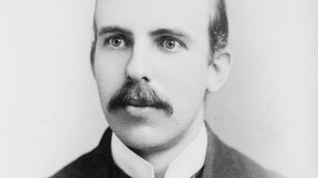 Portrait d'un jeune Ernest Rutherford en 1908.