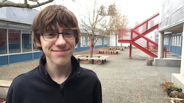Ashton Ramsay, étudiant à Surrey.