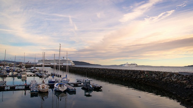 2 bateaux de croisières dans la baie de Sept-Îles