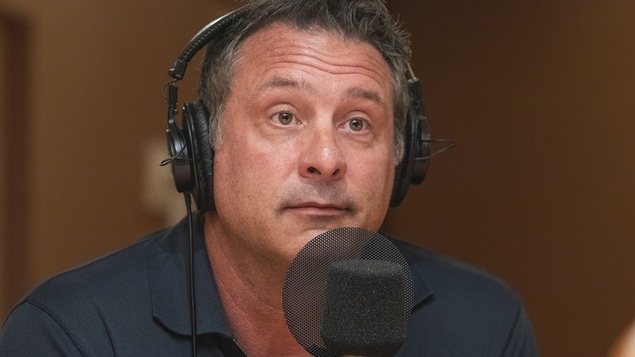 Enrico Ciccone au micro de Stéphan Bureau.