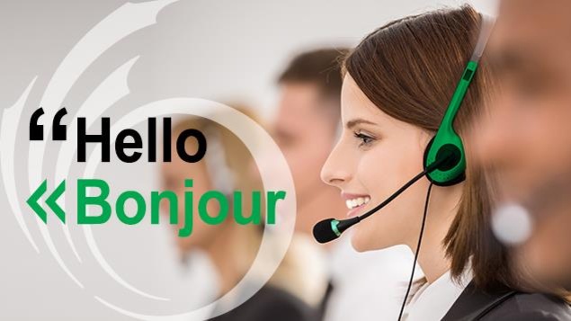 Gros plan d'une téléphoniste.