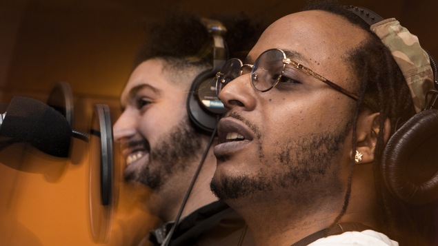 Misa et Obia le chef n'oublient pas l'humour dans leur combat de mots.
