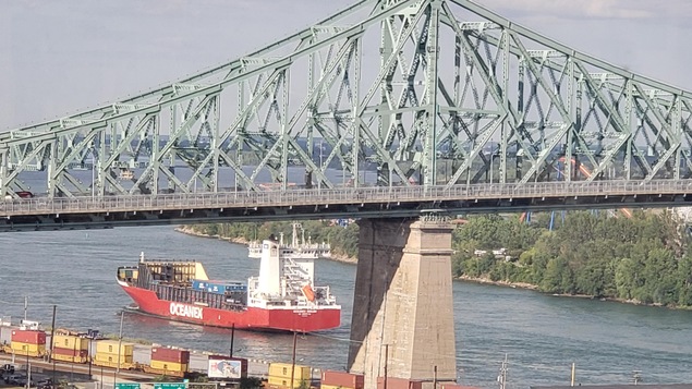 Cargo pont Jacques Cartier