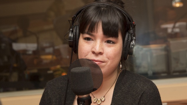 Natasha Kanapé-Fontaine au studio 18 de Radio-Canada, à Montréal, le 9 mai 2016.