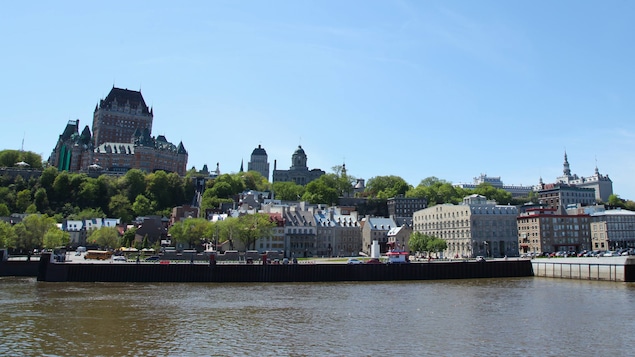 Le Château Frontenac et le Vieux-Québec vus de Lévis Le Château Frontenac et le Vieux-Québec vus de Lévis