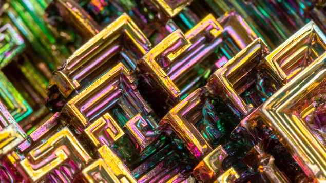 Couleurs arc-en-ciels de la molécule de bismuth.