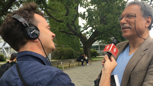 Daniel Pauly, biologiste et professeur à l'Université de la Colombie-Britannique en entrevue avec Arnaud Decroix, animateur de l'émission radio, Les samedis du monde.