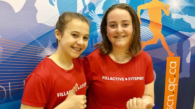 Daphné Leblanc et Catherine Veilleux, deux adolescentes participant à l'activité des Filles actives à Sept-Iles