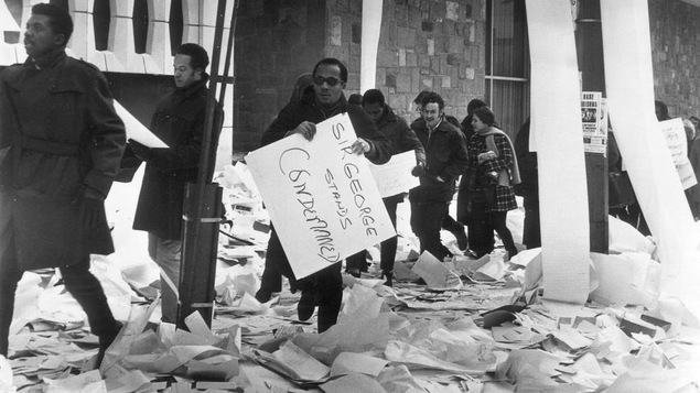 STUDENTS OUTSIDE SIR GEORGE WILLIAMS UNIVERSITY DURING STUDENT UPRISING, FEB. 11, 1969. (COPYRIGHT - THE GAZETTE)