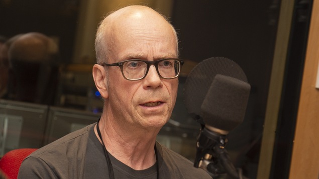 Paul Gagné répond aux questions de Michel Désautels au studio 91 de Radio-Canada, à Montréal, le 24 juin 2018.