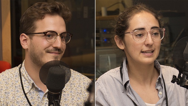Michaël Lessard et Suzanne Zaccour, les coauteurs de la <em>Grammaire non sexiste de la langue française</em>, en entrevue au micro de Michel Désautels.