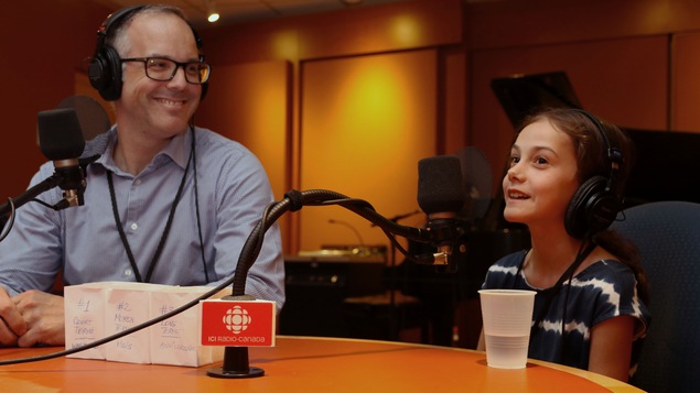 Jean-Grégoire Morand enseigne depuis quelque temps les bases de l'épargne à sa fille de 9 ans, Clarisse.