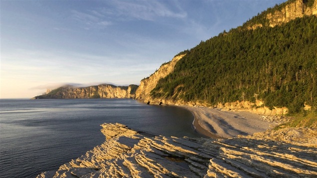 Le côte escarpée du Parc national Forillon, en Gaspésie
