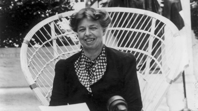 Eleanor Roosevelt demande aux Américains de donner à la Croix-Rouge, vers 1940.