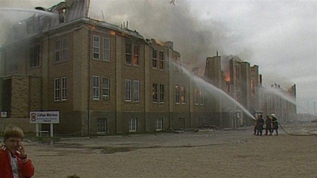 Un incendie a décimé le Collège Mathieu de Gravelbourg en 1988.