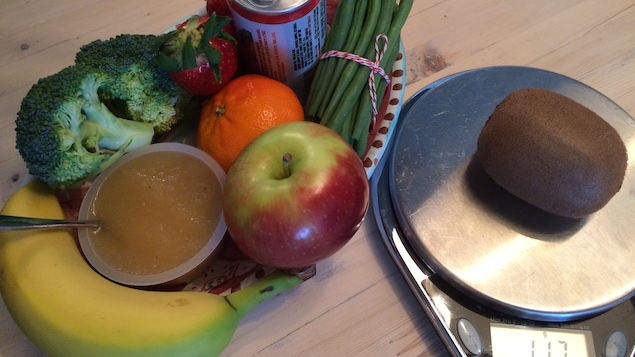 Voici une portion quotidienne de 8 fruits et légumes qui coûte 4,10 $ selon les calculs d' Hélène Laurendeau