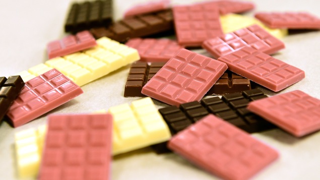 Du chocolat rose, blanc, au lait et noir