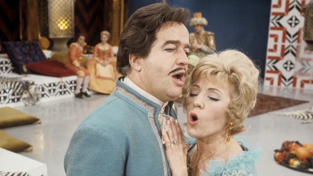 Léopold Simoneau et Pierrette Alarie chantent dans l'opéra L'enlèvement au sérail, diffusé en août 1967.