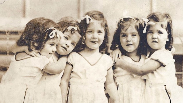 Les quintuplées Dionne en 1937