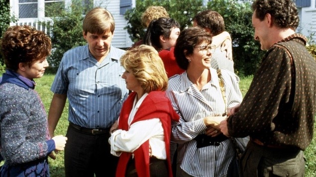 Une scène du film <i>Le déclin de l'empire américain</i> montrant une rencontre entre amis.