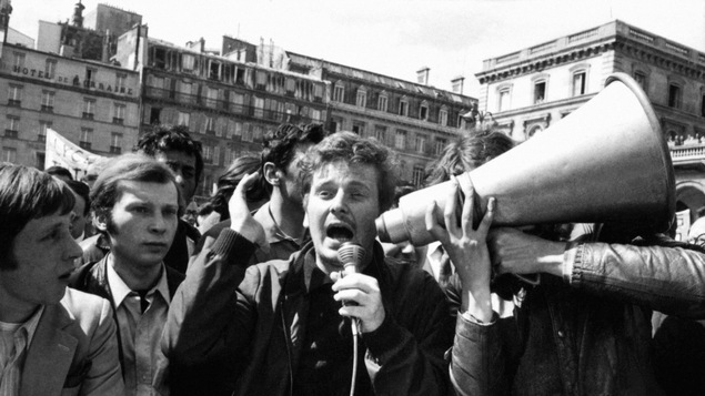 Sous Les Pavés La Plage Et Autres Célèbres Slogans De Mai