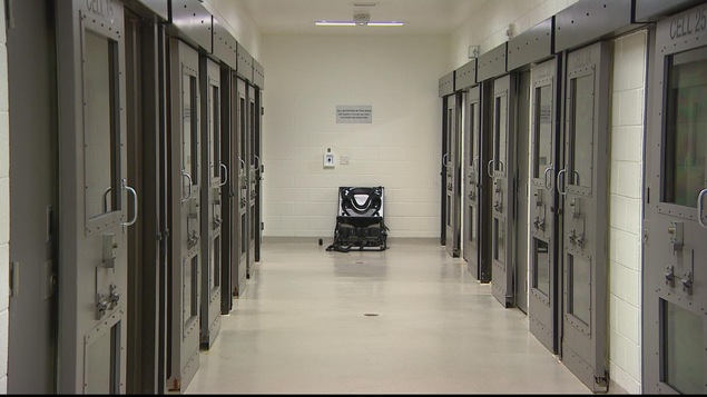Plusieurs cellules de prison