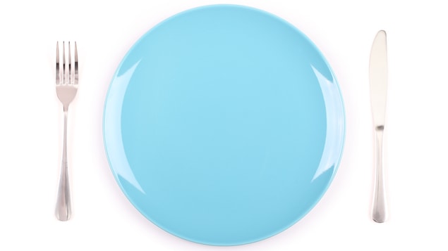 Une assiette vide, vue de haut. La recherche prouve de plus en plus que le jeûne est bon pour la santé.