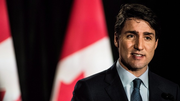 Gros plan sur le visage du premier ministre du Canada, Justin Trudeau