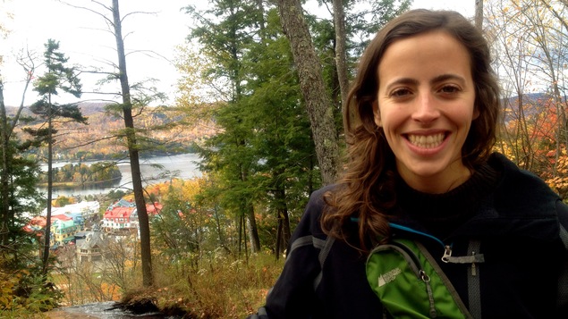 Photo d'Isabelle Laforest-Lapointe dans la forêt.