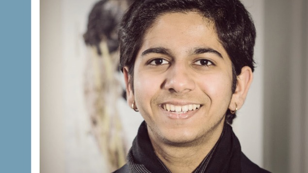 Afraaz Mulji est né en Tanzanie, puis il a la citoyenneté canadienne et britannique.