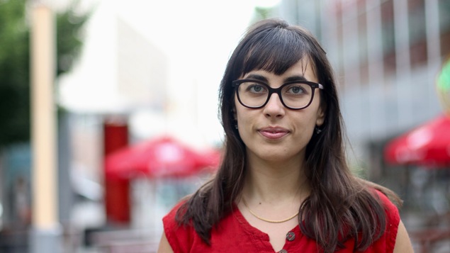 Marie Farsi, metteur en scène et co-directrice artistique du "Théâtre Babelle"
